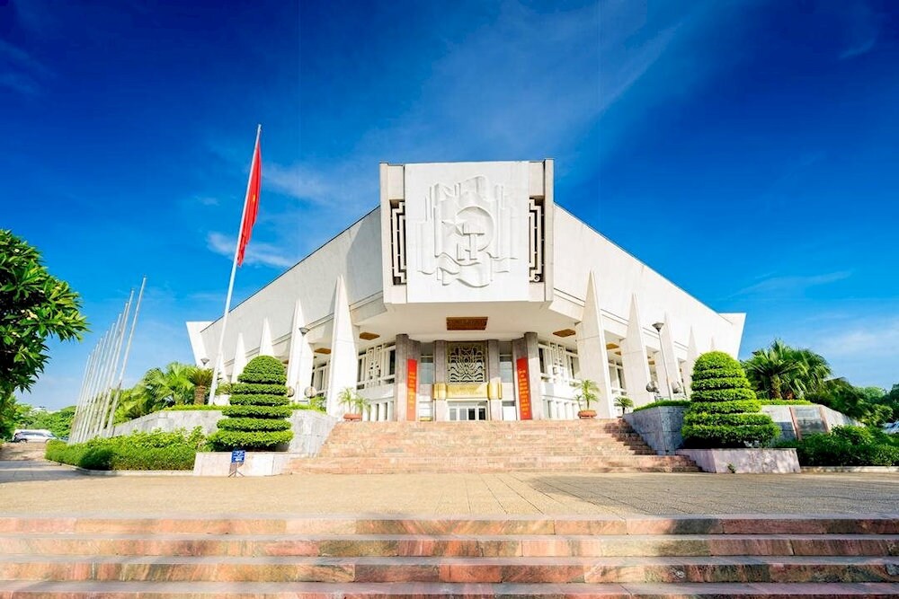 Located near the Ho Chi Minh Mausoleum, the museum attracts both local and international visitors